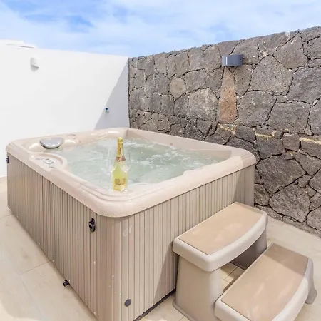 Colina Villa *