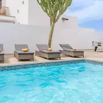 Colina Villa *